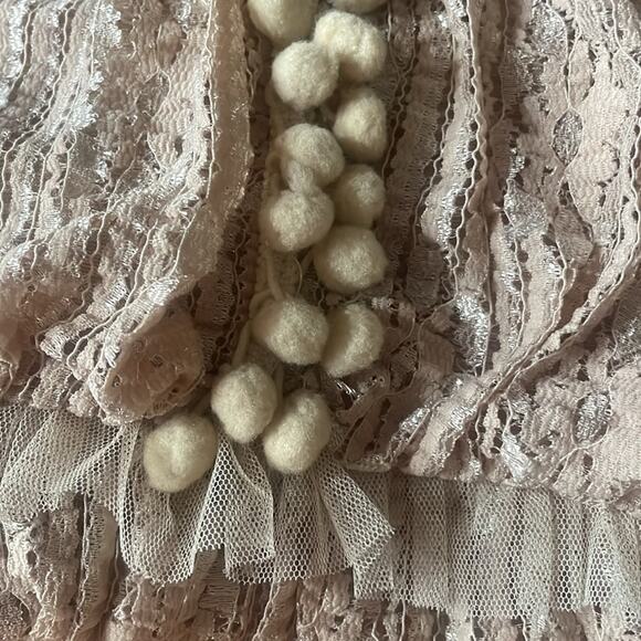 T. Bleu tiered Lace Pom detail rose gold shimmer babydoll blouse size large - Picture 6 of 6